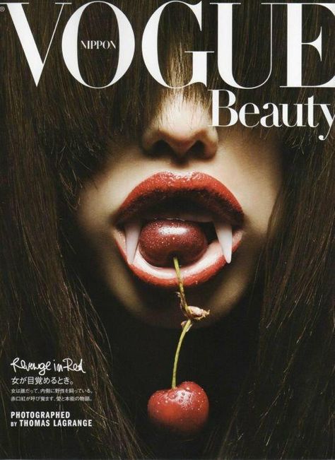 Vogue Halloween Glossy Eyes, Movie Magazine, Vogue Beauty, Vogue Covers, Halloween Inspiration, Beautiful Lips, Dark Photography, Vogue Magazine, Halloween Fashion