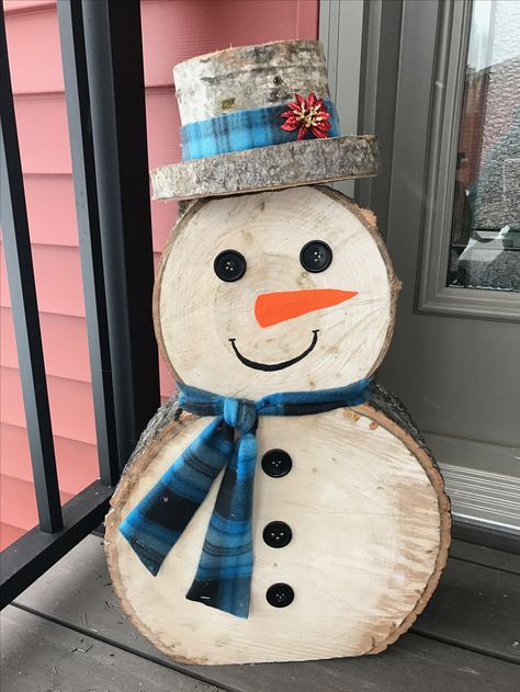 Handmade Wood Crafts, Wood Yard Art, Wood Snowman, Wooden Christmas Crafts, Wooden Snowman, Handmade Christmas Crafts, Christmas Decorations Diy Outdoor, Christmas Wood Crafts, Snowman Crafts