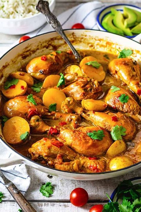 Colombian Chicken, Chicken Stew With Potatoes, Columbian Recipes, Stew With Potatoes, Cream Soups, Colombian Cuisine, Chicken And Potato, South American Recipes, Potato Stew