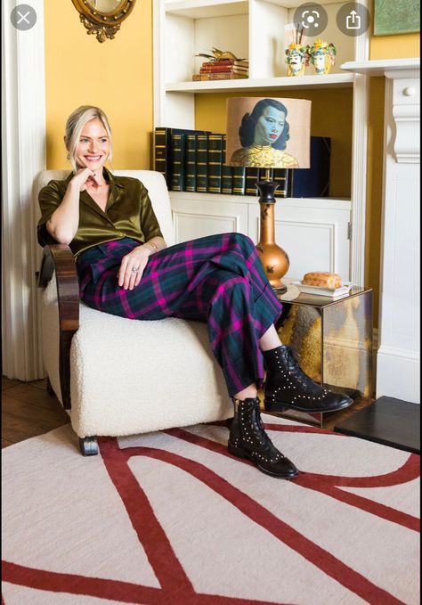 Hosting At Home, Pandora Sykes, At Home Outfits, Dining Room Paint, Jonathan Saunders, Childrens Rugs, Plain Rugs, Paint Stripes, Elle Magazine