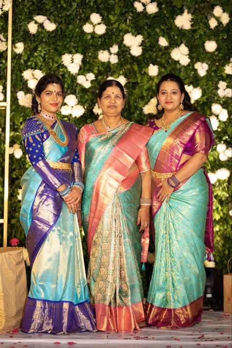 Blue With Pink Silk Saree, Saree Contrast Blouse Designs, Muhurtham Decor, Contrast Saree, Pink Blouses, Mom Daughter Matching Dresses, Kanchi Saree, Blue Blouse Designs, Silk Saree Blouse Designs Patterns