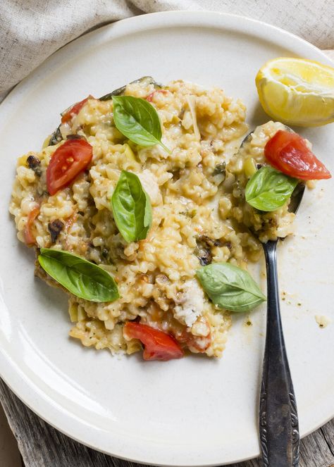 Caprese Risotto, Shrimp Caprese, Arborio Rice, Italian Salad, Risotto Recipes, Vegetable Stock, Large Pots, Classic Italian, Caprese Salad