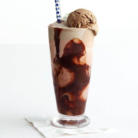 Old-Fashioned Ice Cream Sodas Ice Cream Float Recipes, Ice Cream Soda, Soda Floats, Float Recipes, Old Fashioned Ice Cream, Ice Cream Floats, Soda Recipe, Coffee Ice Cream, Ice Cream Parlor