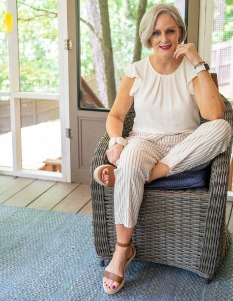 Summer Mom Style, Summer Mom Outfits, Grandma Outfit, Hot Mom Outfits, Mom Outfits Spring, Mom Outfits Fall, Trendy Mom Outfits, Style At A Certain Age, Casual Outfits For Moms