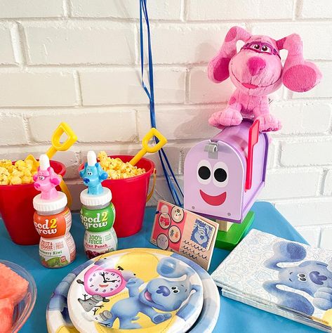 Blues Clues 2nd Birthday Party Girl, Character Looking Back, Blues Clues Birthday Party, Blue's Clues Birthday Party, Clue Party, 2nd Birthday Party For Boys, 2nd Birthday Party For Girl, Diy Coat Rack, Diy Coat