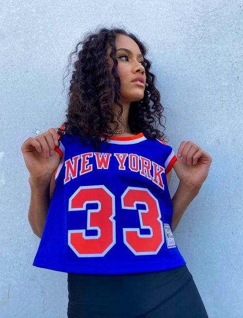 new york knicks💙💙 #instastreetwear #ootdinspo #womensstreetwear #sneakerhead #streetwear #streetstyle #streetwearstyle #fashioninspo #dailyoutfit #ootdfashion #styleinspiration #stylebyme Knicks Outfit, Games Outfits, Knicks Jersey, 14th Anniversary, Anniversary Photoshoot, Anniversary Photo, Nba Jersey, Anniversary Photos, Influencers Fashion