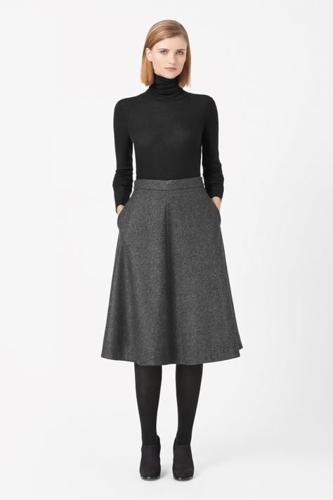 With a fine herringbone pattern, this flared circle-cut skirt is made from a blend of wool and cashmere with a loose silky lining. Designed to sit on the waist, it has a hidden back zip fastening and in-seam side pockets. Midi Skirt Fall, Dolly Fashion, Midi Skirt Pattern, Ladylike Style, Scandinavian Fashion, Casual Preppy Outfits, Winter Skirt, Wool Skirt, Wool Skirts