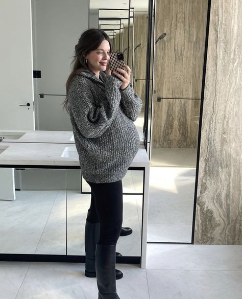 Pregnancy Winter Outfits, Fall Maternity Outfits, Casual Maternity Outfits, Winter Maternity Outfits, Maternity Clothes Summer, Trendy Maternity Outfits, Preggo Fashion, Emily Didonato, Sweater Outfits Fall