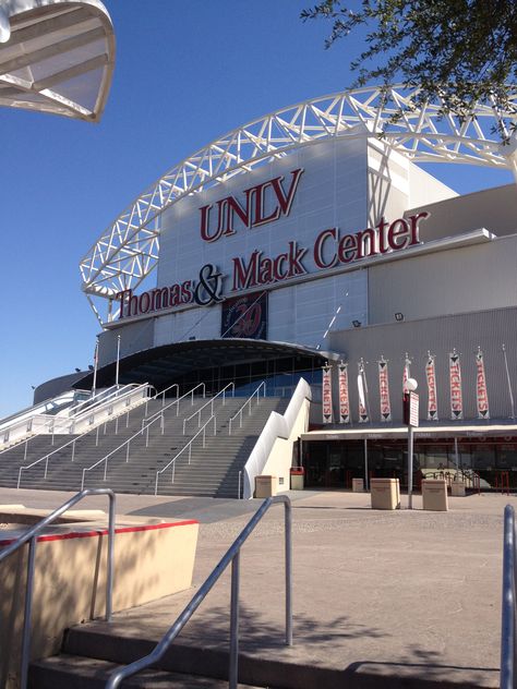 The Thomas & Mack Center, home to UNLV's Men's Basketball team. Basketball Hall Of Fame, Nba Hall Of Fame, Abandoned Basketball Court, Indiana University Basketball, North Carolina Basketball, Ncaa Basketball, Rodeo Life, Dream College, Sin City