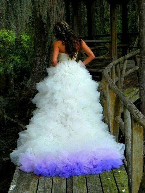 Color the under! Dip Dye Wedding Dress, Dye Wedding Dress, Ombre Wedding Dress, Colored Wedding Dress, Ombre Wedding, A Wedding Dress, Gorgeous Wedding Dress, Beauty Dress, Wedding Dress Trends