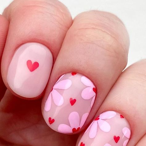 Flower Heart Nails, Heart Flower Nails, Floral Valentines Nails, Got Nails, Valentines Fashion, Nail Polish Art Designs, Kids Nails, Nails 2025, Nail Combos