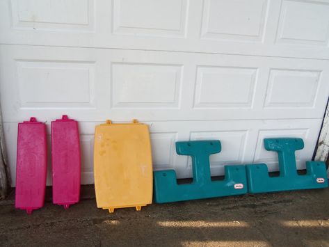 Little Tikes Picnic Table Makeover, Plastic Picnic Table Makeover, Little Tikes Makeover, Kids Outdoor Table, Picnic Table Makeover, Plastic Patio Furniture, Plastic Playhouse, Tikes Toys, Spray Paint Plastic