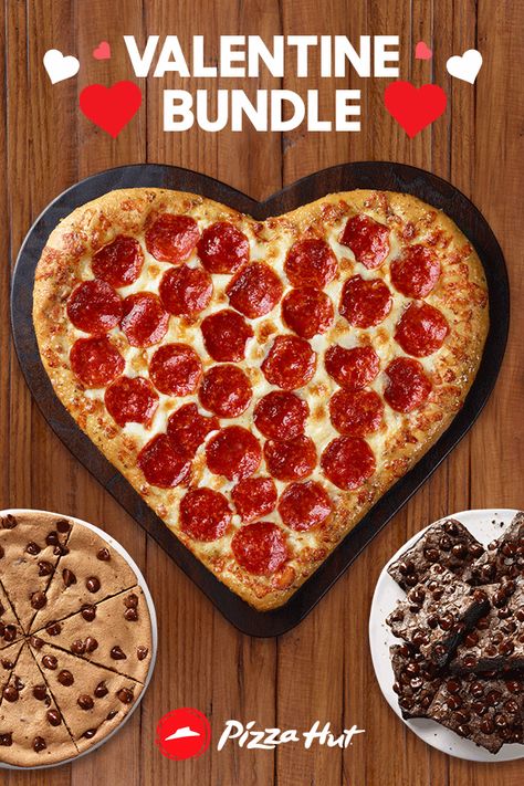 Party Food With Pizza, Brownie Milkshake Recipes, Pizza Party Food, Yummy Lunch Recipes, Valentines Day Pizza, Valentine Pizza, Shaped Pizza, Heart Shaped Pizza, Food Time