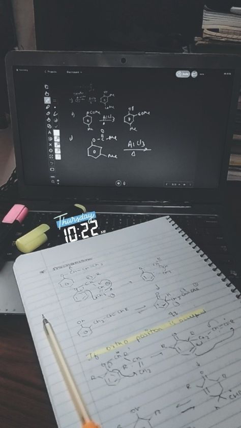 #study #snapchat #chemistry Online Class Snapchat Stories, Online Class Snap, Fake Studying Snaps, Romantize Studying, Studying Snaps, Study Snapchat, Studying Chemistry, Study Inspiration Quotes, Study Chemistry