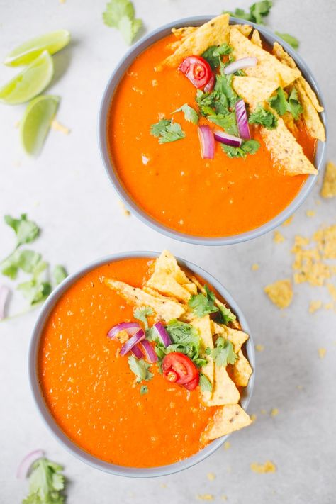 Grilled Cheese Croutons, Vegan Tomato Soup, Mexican Soup, Best Soup Recipes, Vegan Soup Recipes, Tomato Soup Recipes, Bowl Of Soup, Homemade Soup, Mexican Style