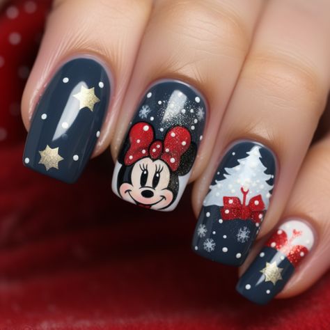 Mickey Gingerbread Nails, Disney Christmas Nails Acrylic, Disney Xmas Nails, Christmas Mickey Nails, Disney Christmas Nail Art, Mickey Mouse Christmas Nails, Mickey Christmas Nails, Disney Nails Christmas, Christmas Disney Nails