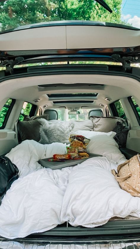 Bed In Trunk Of Car, Car Trunk Bed, Trunk Bed Date, Coachella Essentials, Car Date Night, Car Camping Aesthetic, Van Camping Ideas, Car Date, Trunk Bed