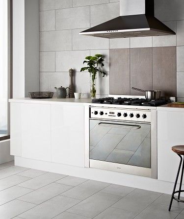 White Kitchen Wall Tiles, Large White Kitchen, Large Kitchen Tiles, White Tile Kitchen Floor, White Kitchen Rustic, Kitchen Splashback Tiles, White Kitchen Table, White Marble Kitchen, White Kitchen Tiles