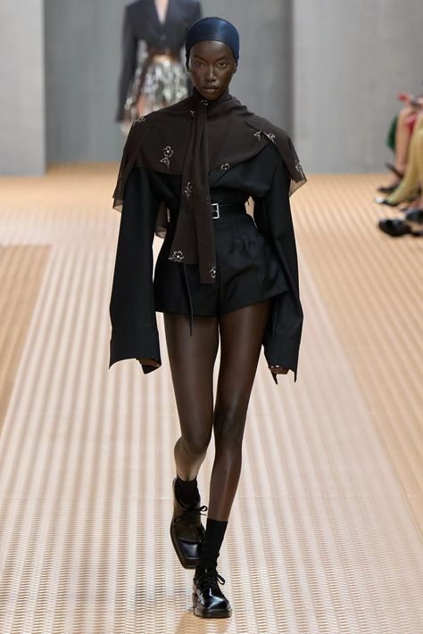 Prada Fashion Show, Prada Runway, Milan Fashion Week Runway, 2024 Runway, Best Of Fashion Week, Prada Collection, Prada Fashion, Prada Spring, 2025 Fashion