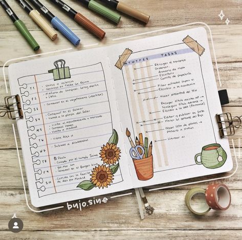 Bujo Monthly Cover September, September Journal Spread, September Bujo Spread, September Planner Ideas, Bujo Yearly Spread Ideas, Bujo Monthly Spread Ideas, Desks Aesthetic, September Weekly Spread, Weekly Bujo Spread