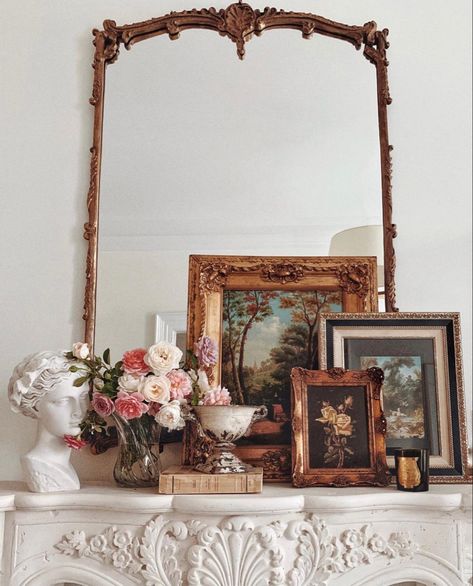 French Rooms Aesthetic, Shaggy Chic Living Room, Modern Parisian Eclectic Decor, Vintage French Home Aesthetic, Parisian Style Entryway, French Home Accessories, Vintage Gold Bedroom Decor, Vintage Classy Home Decor, Romantic French Living Room