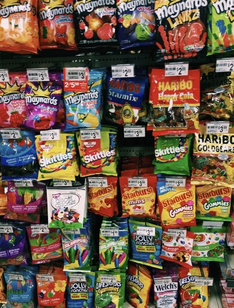 British Snacks Aesthetic, Welchs Fruit Snacks Aesthetic, Nerds Aesthetic Candy, Junk Snacks, Snacks Aesthetic American, Snacks Chips And Candy Aesthetic, Haribo Candy Aesthetic, Snacks Aesthetic, British Snacks