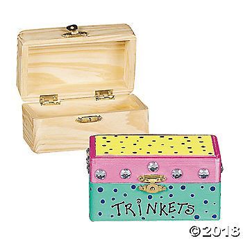 Treasure Chest Craft, Wooden Box Crafts, Unfinished Wood Boxes, Wood Hinges, Gift Containers, Wood Craft Projects, Do It Yourself Crafts, Wood Crafts Diy, Wooden Jewelry Boxes