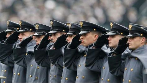 Salute Images, Military Salute, Independence Day Speech, Us Army Soldier, Fort Hood, Legends And Myths, Family Reading, Soft Hats, Frederick Douglass