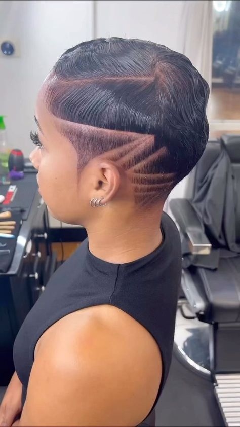 Undercuts For Black Women, 4b Hairstyles, Diva Hairstyles, Pixie Cut Shaved Sides, Barber Ideas, Pixie Cut Black Women, Bday Hair, Future Hairstyles, 2024 Hairstyles