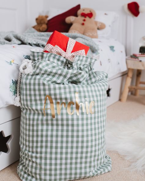 ✨The Personalised Christmas Collection is LIVE!!✨ You can now order your Personalised Advent Calendars and Personalised Christmas Sacks for delivery w/c 28th October. Warning: numbers are very limited! The link in bio will take you straight to the Christmas shop. I can’t wait to help you start new Christmas traditions with your little ones ✨ Designed and made with love by me x 📸: @hollyboothstudio ⭐️⭐️⭐️⭐️⭐️ #personalisedadventcalendar #adventcalendar #countdowntochristmas #personalise... Kids Christmas Gifts, Personalised Christmas Sack, Personalised Santa Sacks, 28th October, Christmas Sack, Luxury Christmas, Green Gingham, Santa Sack, Gold Text