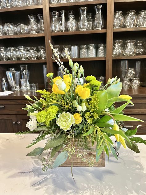 Yellow Flower Centerpieces, Yellow Flower Arrangements, Ladies Brunch, White Flower Arrangements, Greenery Arrangements, Large Flower Arrangements, Fresh Flowers Arrangements, Table Set Up, Choose Joy