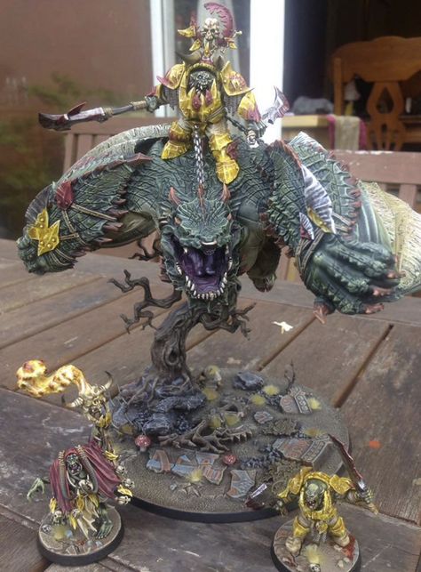 Megaboss on Maw-krusha | Sunz of Iron Iron Jawz, Maw Krusha, Orruk Warclans, Orks 40k, 40k Orks, Warhammer Figures, Warhammer Paint, Warhammer Aos, D&d Miniatures