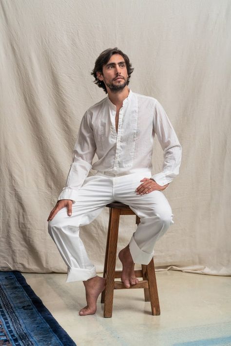 Green Linen Trousers, Jawaharlal Nehru, Human Figure Sketches, Studio Photography Fashion, People Figures, Organic Wedding, Sitting Poses, Real Model, Human Poses Reference