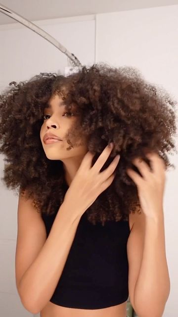 Taja Pickett, Natural Hair Aesthetic, Afro Hair Salon, Wash And Go Natural Hair, Black Hair 90s, Hair Growth Oils, Hair Growth Journey, Stretch Hair, Embrace Messy Hair