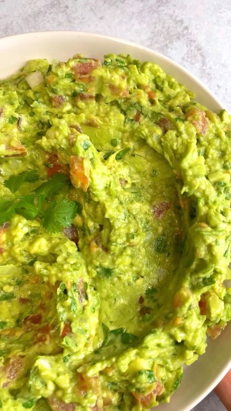 Easy Homemade Guacamole Dip [Video] | Mexican food recipes, Recipes, Guacamole Food With Guacamole, Dinner Ideas Avocado, Eat Food Video, Avocado Guacamole Recipes, Meals With Guacamole, Healthy Recipes Avocado, Avocado Recipes Videos, Lunch Recipes With Avocado, Avocado Food Ideas