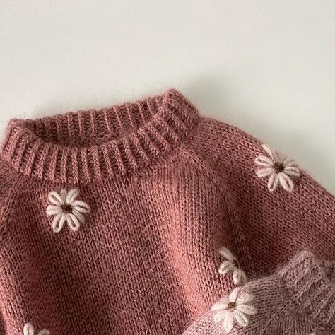 Madina on Instagram Baby Girl Knitted Sweaters, Flowers Knitting, Baby Girl Sweater, Girls Knitted Dress, Baby Fashionista, Flower Sweater, Knit Baby Sweaters, Baby Knitwear