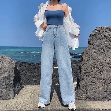 Jeans Outfits Summer, Outfits With Boots, Straight Leg Jeans Outfits, Looks Pinterest, Jeans Outfit Summer, Jeans Outfits, Button Up Long Sleeve, Long Jeans, Ropa Diy