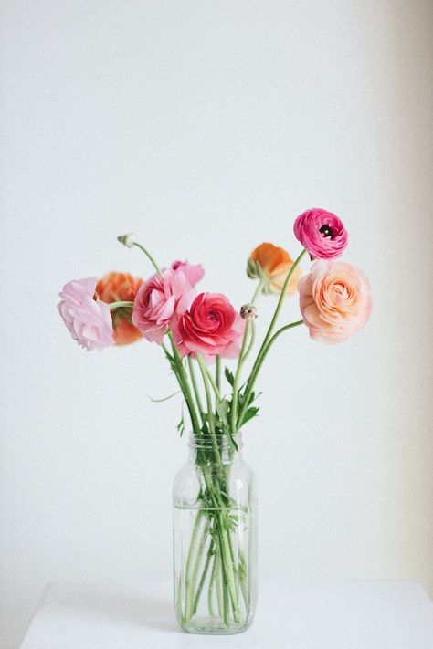 Ranunculus Table Arrangement, Ranaculus Flower, Ranculus Flowers, Ranunculus Vase, Ranunculus Photography, Ranunculus Centerpiece, Ranunculus Arrangement, Ranunculus Bouquet, Ranunculus Flowers