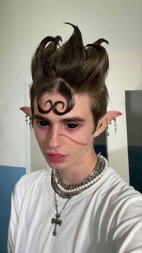 Men Alternative Hair, Fantasy Hair Male, Male Fairy Makeup, Fairy Costume Men, Male Halloween Costumes Men, Spencer Goulding, Male Halloween Costumes, Mens Halloween Makeup, Drag Make-up