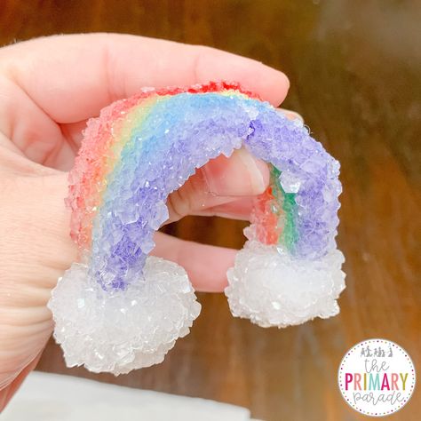 Borax Crystal Rainbows 🌈⁣ ⁣ If you haven't used Borax to crystalize a rainbow yet, you're missing out. These pipe cleaner rainbows are so simple to make and turn out absolutely gorgeous!⁣ ⁣ All you need is:⁣ 🌈Rainbow colored pipe cleaners⁣ 🌈A craft stick, pencil, or spatula⁣ 🌈 Wooden spoon⁣ 🌈 3 cups of water⁣ 🌈 Borax⁣ 🌈 Measuring cup⁣ 🌈 String⁣ ⁣ Head to my blog to see the step by step instructions on how to create a crystal rainbow this St Patricks Day!⁣ ⁣ #stpatrick #stpatricks #stpatr Rainbow Activities For School Age, Oosh Activities Ideas, Traveling Rainbow Experiment, Rainbow Crafts For Adults, March Kids Activities, Rainbow Experiments For Preschool, Rainbow Experiments For Kids, Rainbow Projects For Preschool, Rainbow Projects For Kids