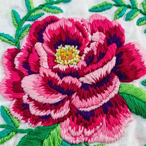 Just going to keep embroidering this bb on everything Embroidery Crafts, Mexican Embroidery, Fabric Embellishment, Bead Embroidery Patterns, Hand Embroidery Flowers, Embroidery Flowers Pattern, Hand Embroidery Art, Modern Embroidery, Embroidery Craft