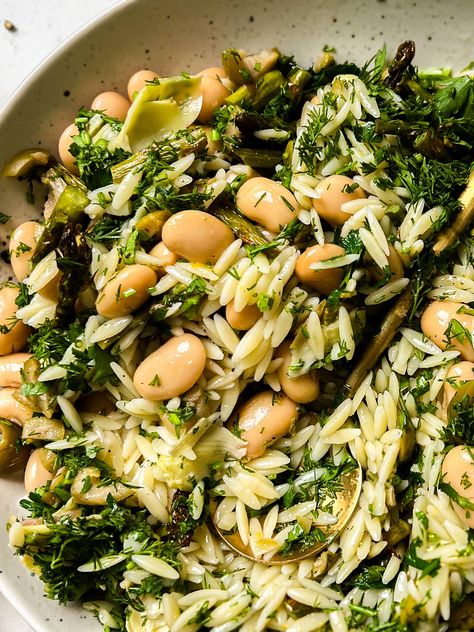 Spring Orzo Salad Spring Orzo Salad, Orzo Spinach, Hardy Meals, Lemon Vinaigrette Dressing, Orzo Salad Recipes, Healthy Healing, Asparagus Seasoning, Spring Veggies, Orzo Pasta Salad