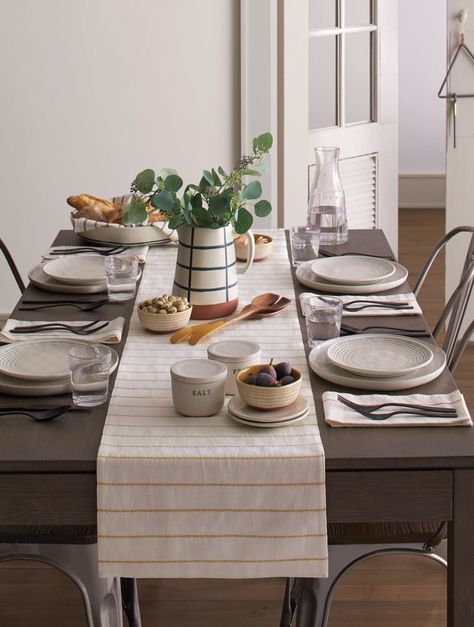 Everything You Need From Chip and Joanna’s Spring Collection For Target — All Under $50 Dinner Table Decor Everyday, Table Settings Everyday, Farmhouse Table Setting, Hearth & Hand With Magnolia, Table Setting Inspiration, Christmas Dinner Table, Dining Room Table Decor, Dinner Table Setting, Table Setting Decor