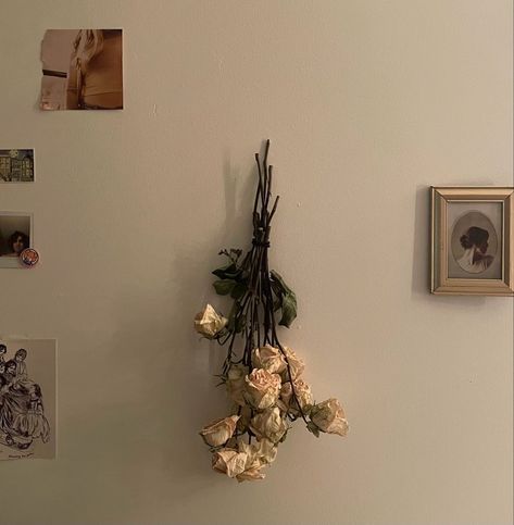 Piskel Art, Nothing But Flowers, Flower Therapy, Dreamy Room, Room Makeover Inspiration, Room Aesthetic, Aesthetic Room Decor, My New Room, Aesthetic Room