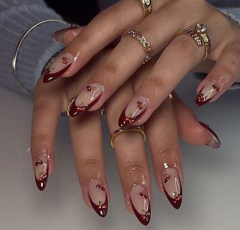 Recipes With Dry Red Wine, Sparkly French Tip Pedicure, Oval Nails Valentines Day, Creative Almond Nails Art Designs, Valentines Cherry Nails, Croquette Nails Red, Ruby Nails Design, Nails Inspiration Grunge, Grunge Valentines Nails