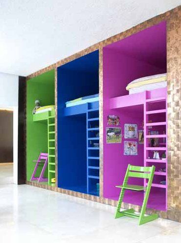 cool kids' beds oh my this is wonderful ! I wonder if you could build a cube and put wheels on it so each space could be moved???? hmmm...ideas! Cool Beds For Kids, Dorm Chairs, Modern Bunk Beds, Bunk Rooms, Cool Bunk Beds, Bunk Bed Designs, Kids Bunk Beds, Kids' Bed, घर की सजावट