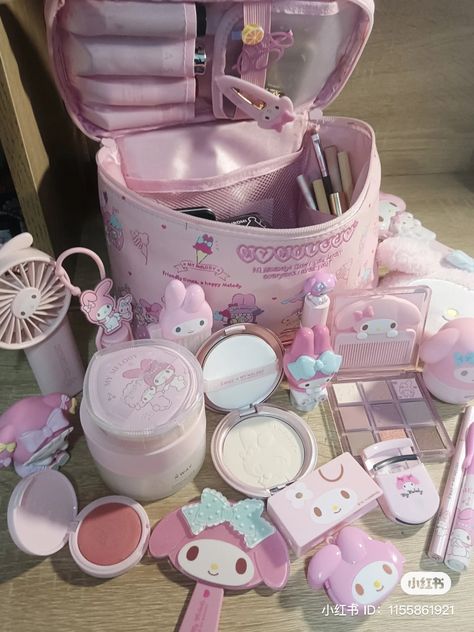 Aesthetic Sanrio, Kitty Aesthetic, Kitty Makeup, Girly Vibes, Hello Kitty Makeup, Inside My Bag, Hello Kitty Aesthetic, Purse Essentials, Pink Hello Kitty