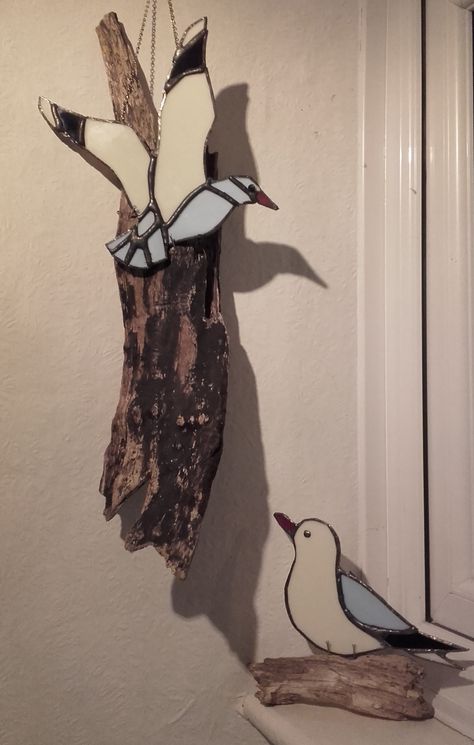 Stained Glass In Driftwood, Stained Glass Seagull, Beachy Designs, 4 Season Room, Stained Glass Birds, Glass Designs, Art Stained, Stained Glass Designs, Glass Projects