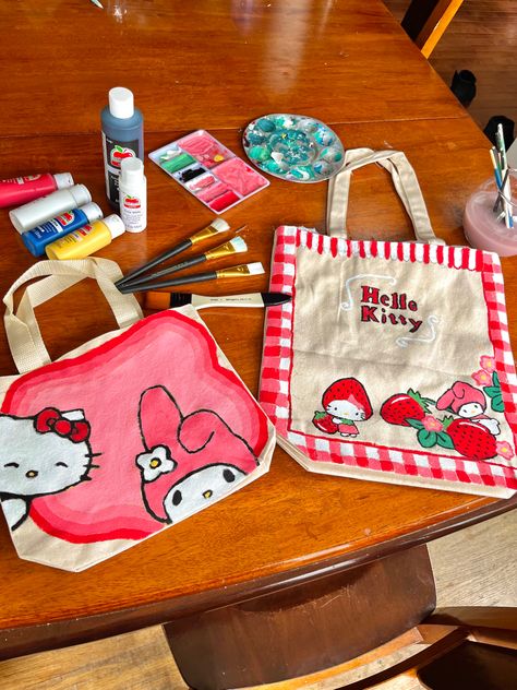 Hello Kitty Things To Make, Hello Kitty Art Painting, Handpainted Totes, Sanrio Painting Canvas, Cute Tote Bag Design Paint, My Melody Painting, Painting On Tote Bags, Tote Painting Ideas, Tote Bag Ideas Paint