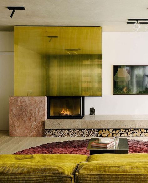 Pendant Fireplace, Wall Inspiration Living Room, Bio Architecture, Fireplace Interior, Big Living Room, Berlin Apartment, Kitchen Clean, Green Interior, Green Box